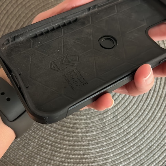 OtterBox defender screenless iPhone 11 black protection case - Picture 7 of 7